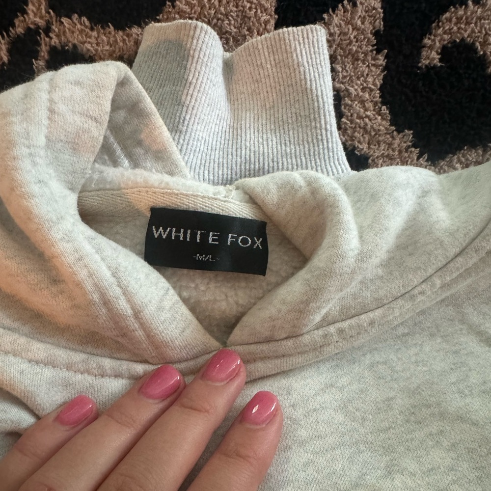 White Fox sweatpants and hoodie set - Picture 5 of 5